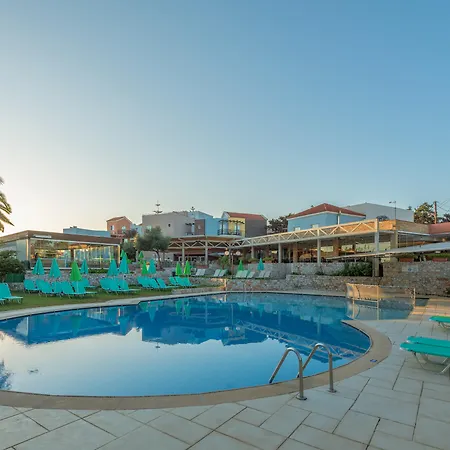Iolida Village Water Park מלון