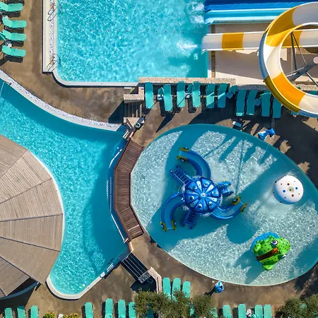מלון Iolida Village Water Park 4*