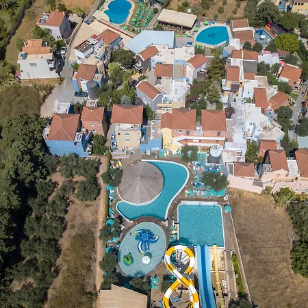 酒店 Iolida Village Water Park Agia Marina